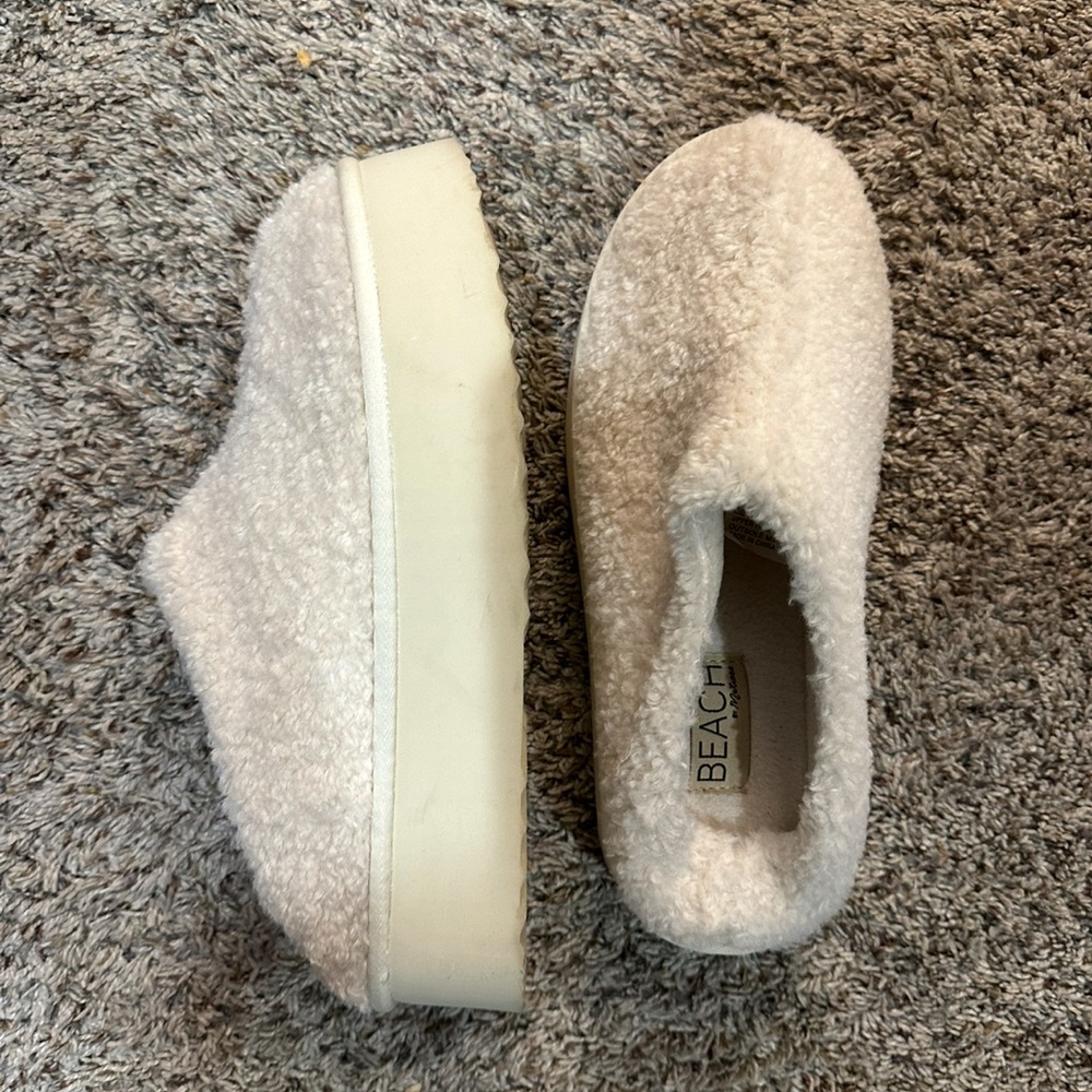 Cream Fuzzy Platform Slippers. Beach by Matisse